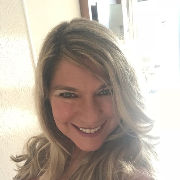 Meet your Posher, Gayla - Picture 1 of 1